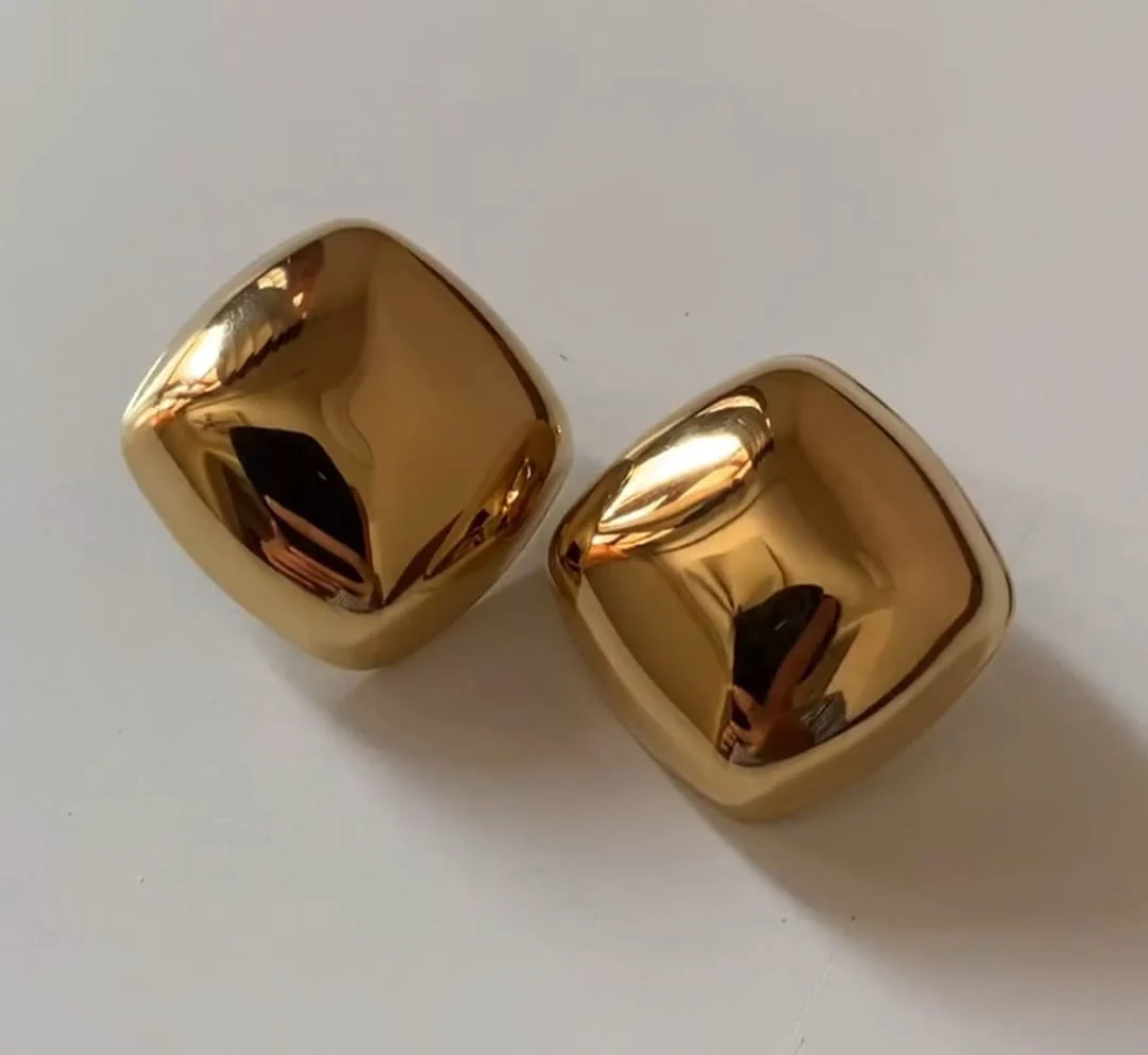 "Regal Radiance Gold-Plated Square Statement Earrings - Image 3
